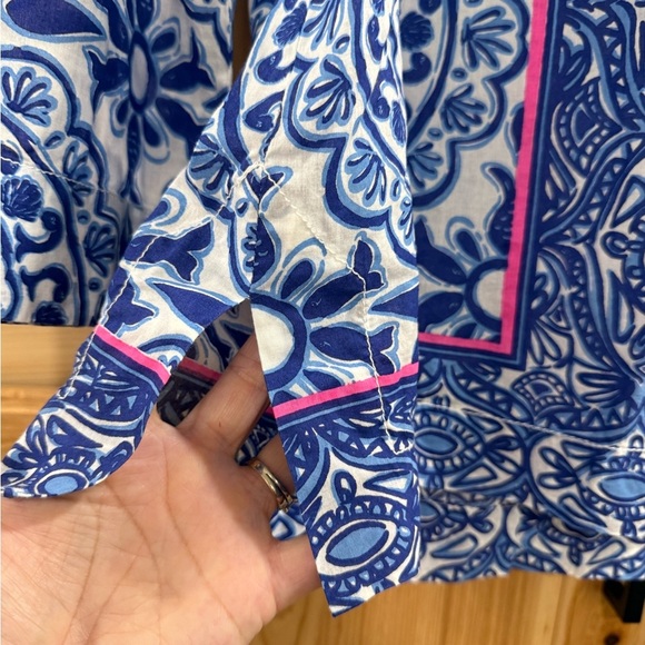 Lilly Pulitzer Cotton Vibrant Blue, White and Pink Patterned Women's Top Coastal - Picture 6 of 9